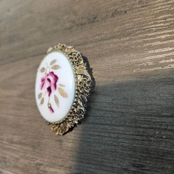 Vintage Hand Painted Brooch Gold Tone Pin Floral Elegant Mid Century Porcelain - Picture 3 of 8
